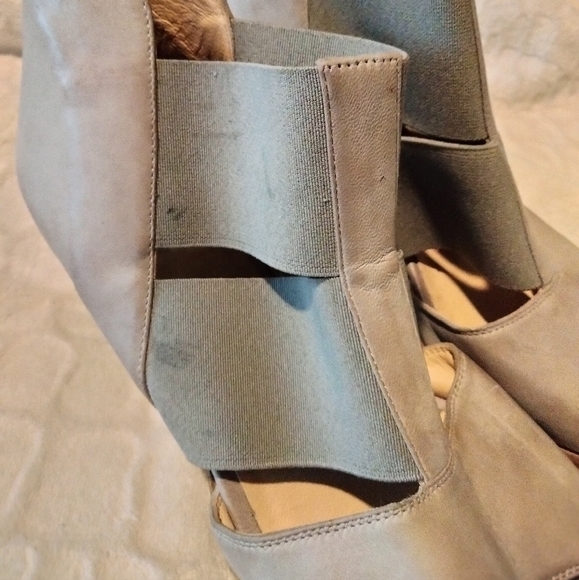 Amalfi by Rangoni Made in Italy Women's Heels - Picture 3 of 8